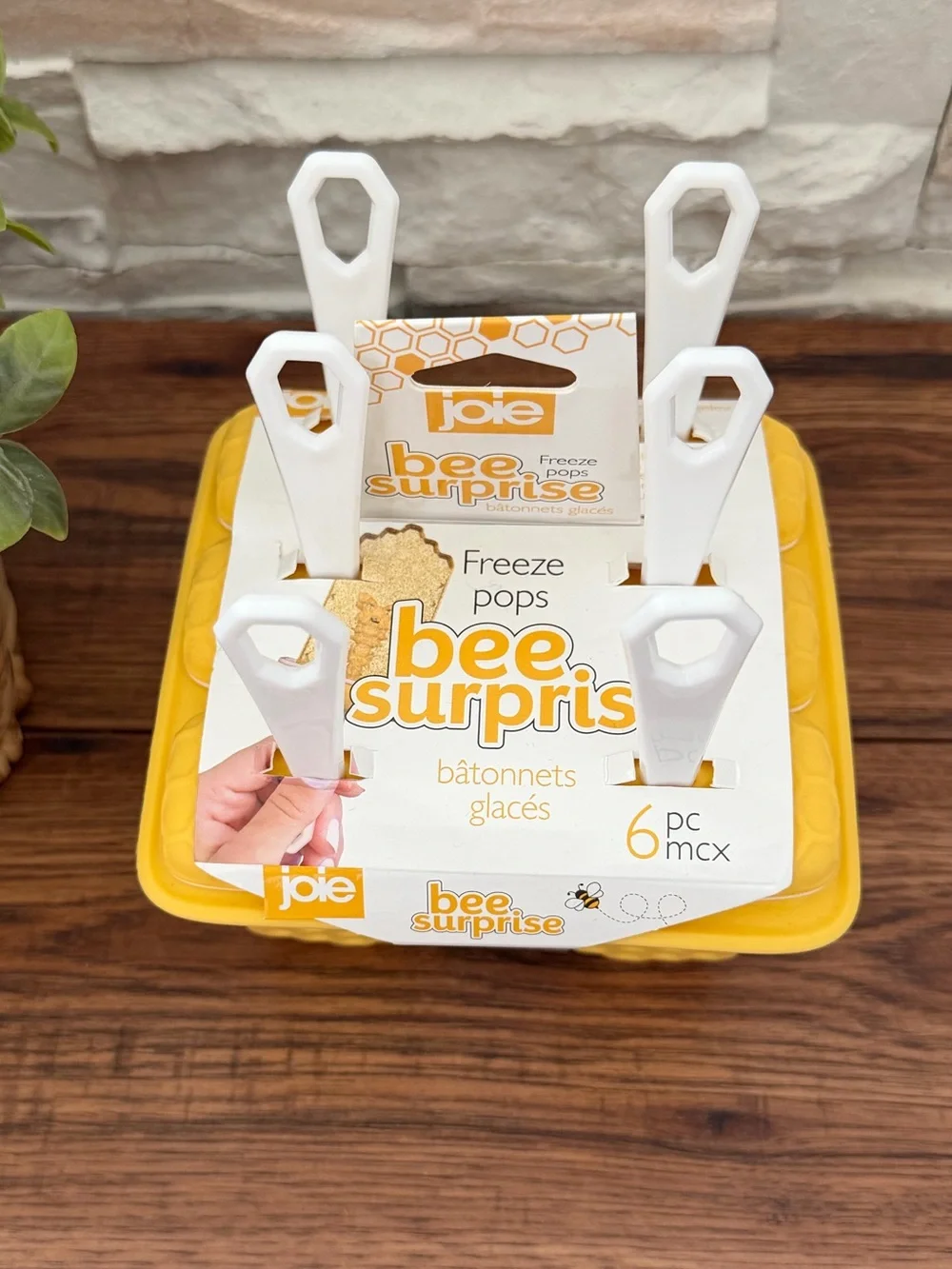 🆕 Joie Bee Surprise Yellow Freeze Pop Honeycomb Mold with White Handles - 6 Pack